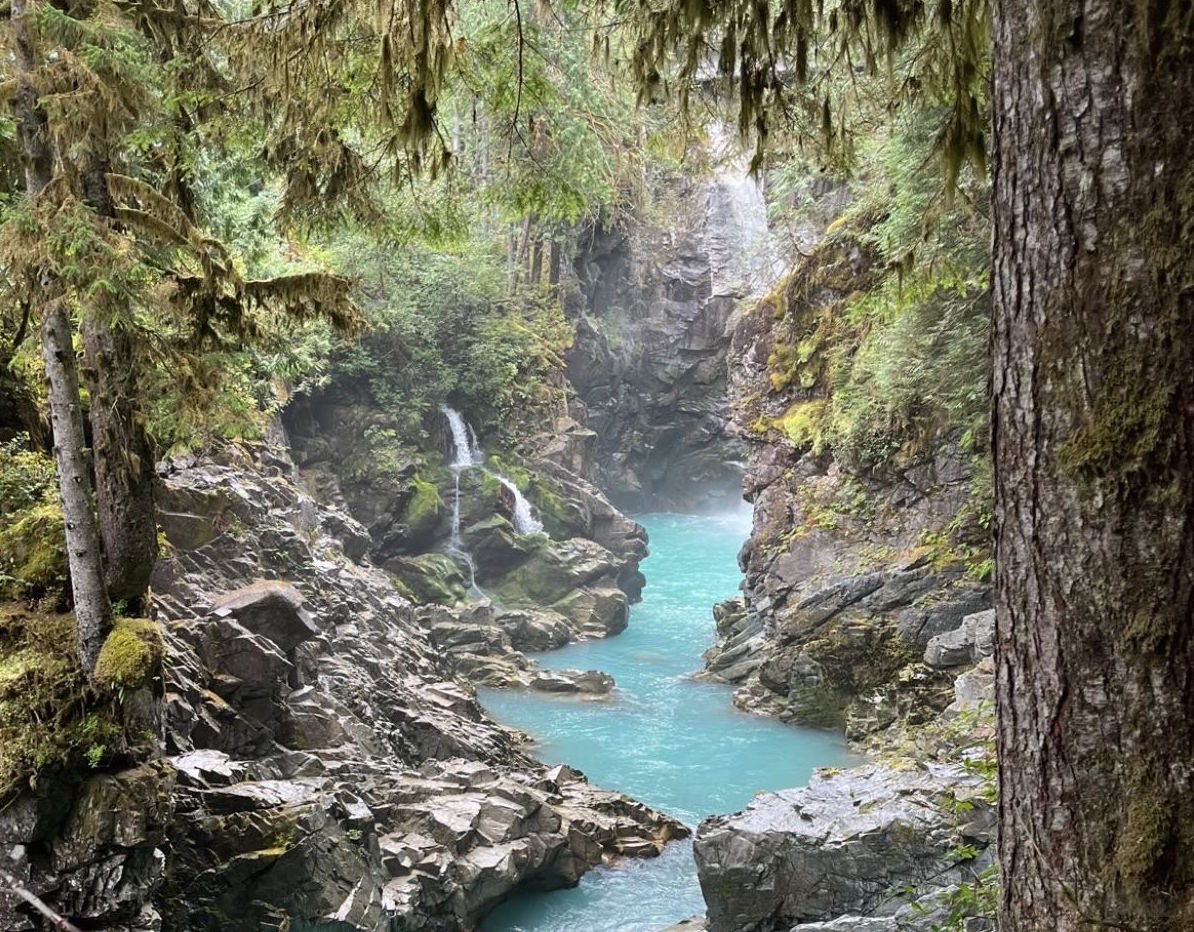 Mamquam Falls Hike, BC