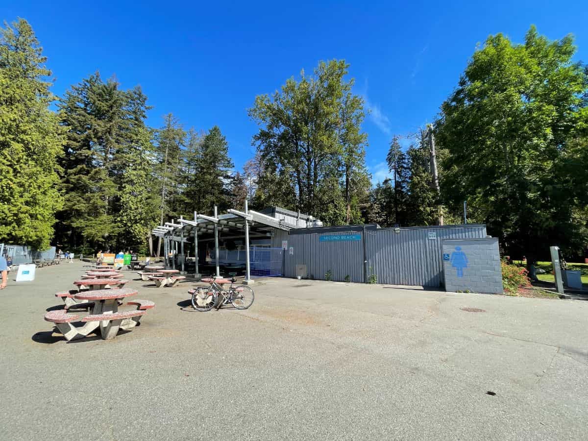 public restrooms at second beach in vancouver