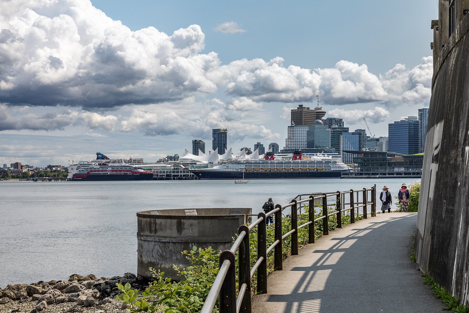 Stanley Park Seawall, open sections this fall (Downtown Vancouver)