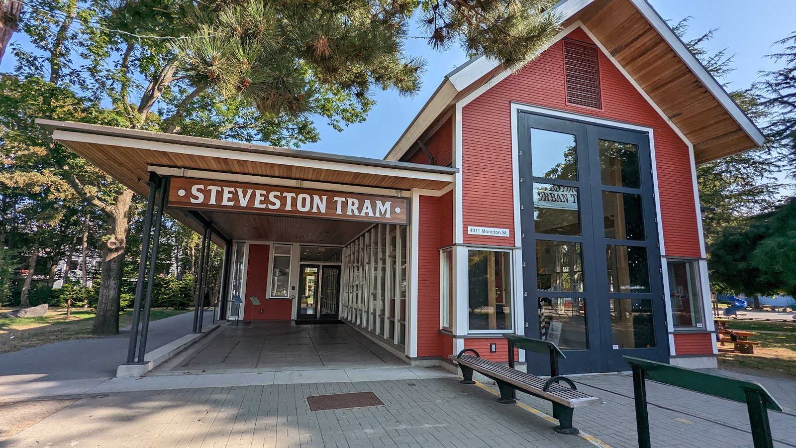 Winter in the Village and the Steveston Tram (Richmond)