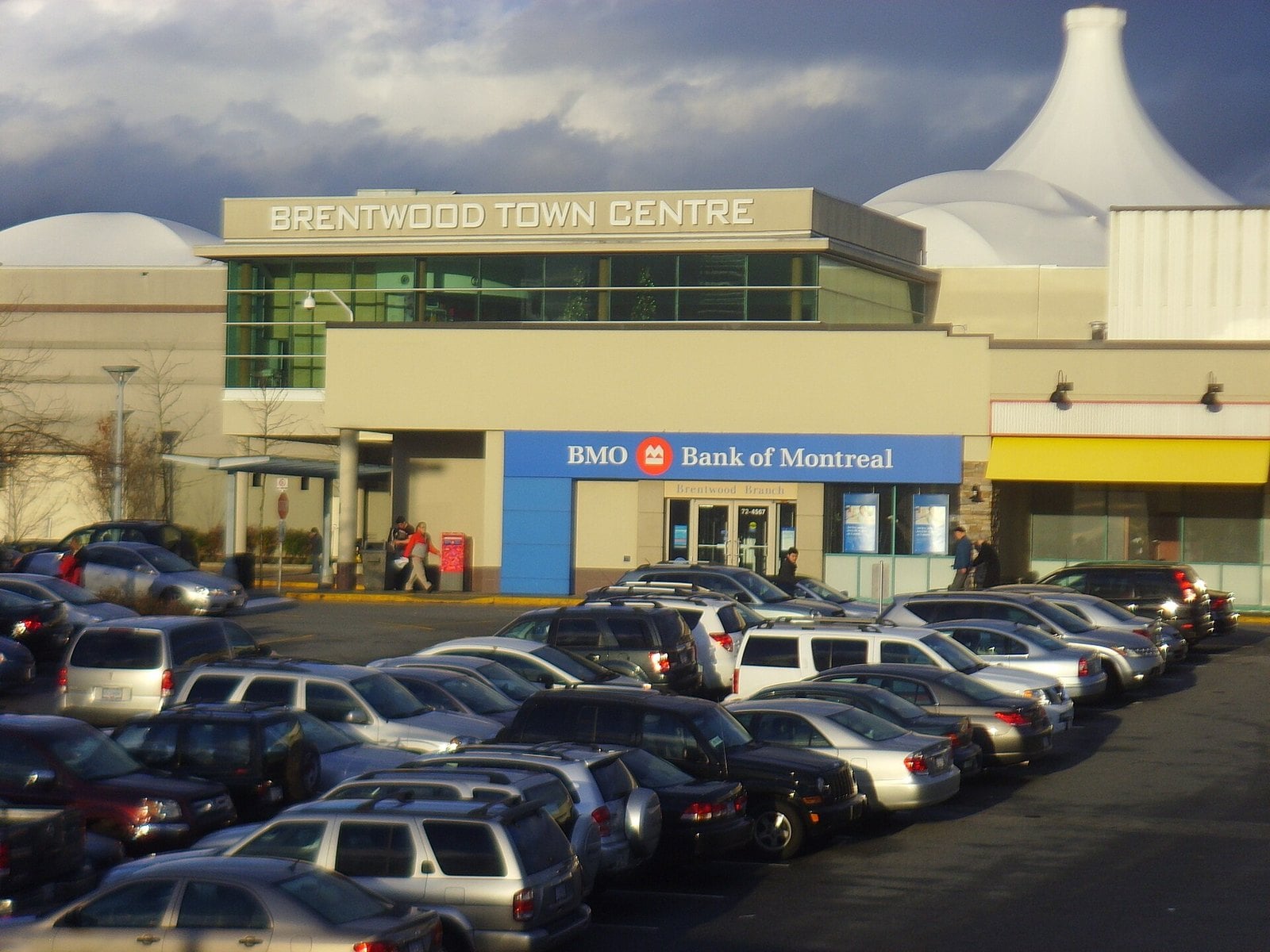 The old Brentwood Town Centre entrance, before the indoor mall closed in May 2025