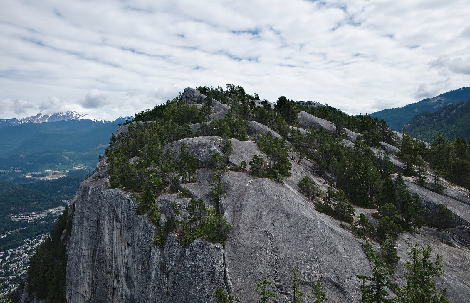 Stawamus Chief: First, Second and Third peaks (Squamish)