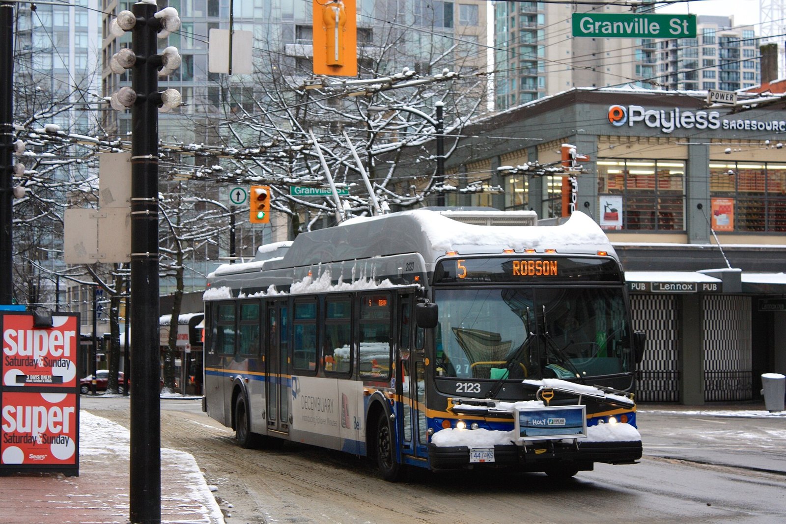 A trolleybus in the snow in downtown Vancouver, 2008
